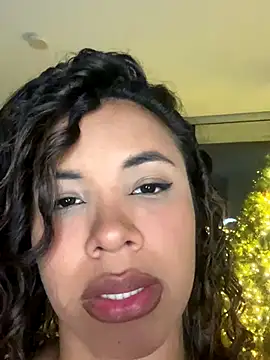 Snapshot of Brunettexio chatting on December 17, 2025, 3:23 am Brunettexio online show from December 17, 2025, 3:23 am