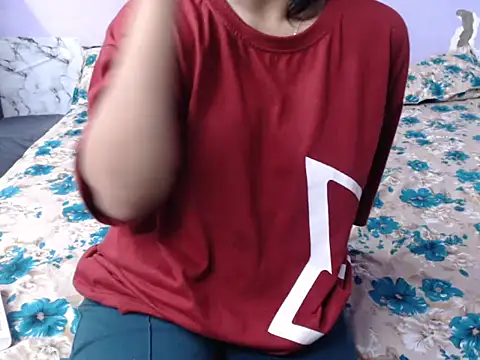 Freya nia online show from October 4, 2025, 3:43 pm