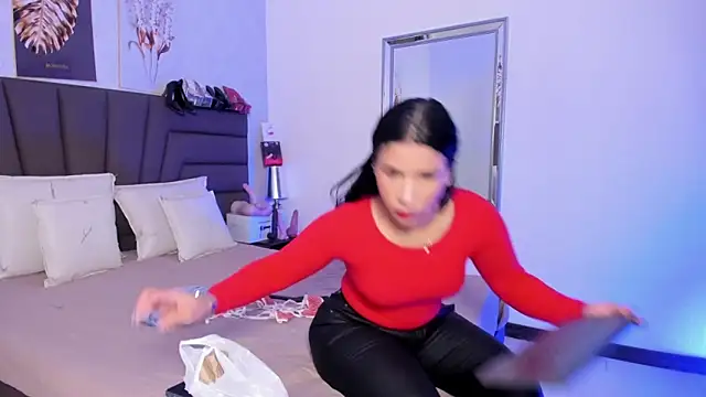 Sofi Perez  online show from March 19, 2026, 11:14 am