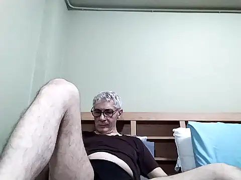 BIGUNCUTHARDCOCK online show from November 15, 2025, 1:29 pm