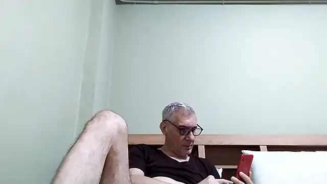 BIGUNCUTHARDCOCK online show from January 15, 2026, 1:21 am