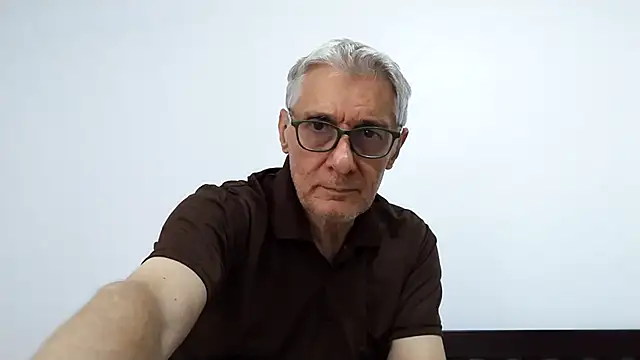 Snapshot of BIGUNCUTHARDCOCK chatting on May 15, 2026, 11:23 pm BIGUNCUTHARDCOCK online show from May 15, 2026, 11:23 pm