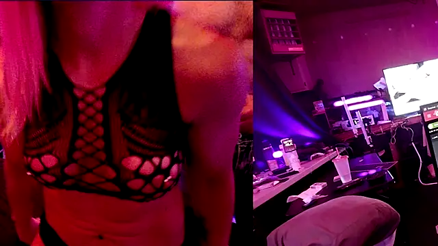 Snapshot of MadisonMarie chatting on January 4, 2025, 10:49 am MadisonMarie online show from January 4, 2025, 10:49 am