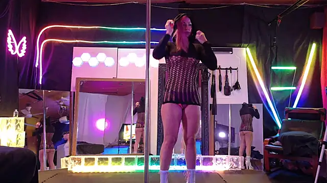 Snapshot of MadisonMarie chatting on January 18, 2025, 9:45 am MadisonMarie online show from January 18, 2025, 9:45 am