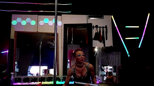 Snapshot of MadisonMarie chatting on September 14, 2025, 5:28 am MadisonMarie online show from September 14, 2025, 5:28 am