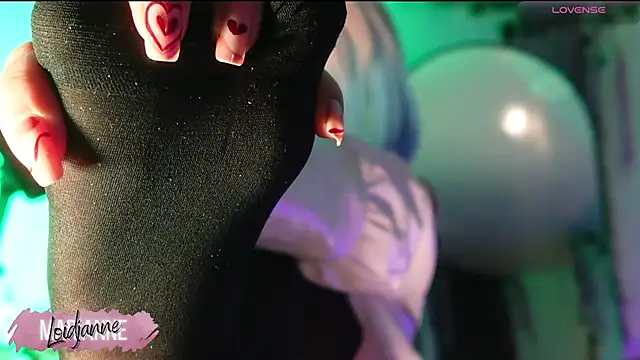 loIijanne online show from September 24, 2025, 3:32 am