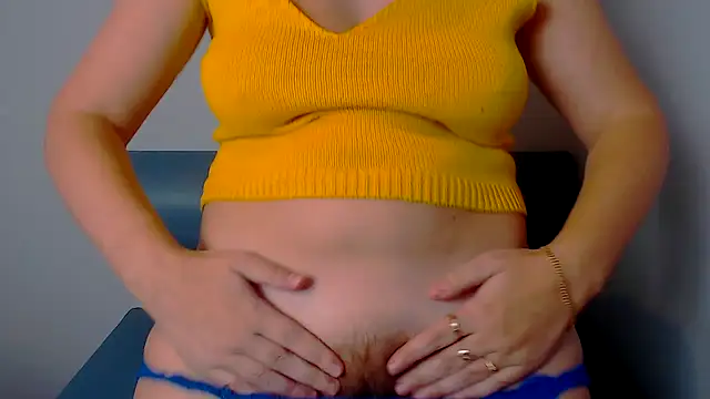 Longhairgirl online show from January 4, 2025, 1:42 pm