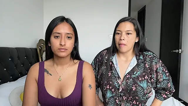 2SummerLove1 online show from February 8, 2025, 8:10 pm