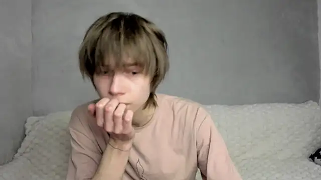 Snapshot of Makentoshi_ chatting on November 21, 2025, 12:21 am Makentoshi online show from November 21, 2025, 12:21 am