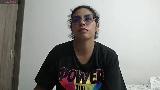 Snapshot of Anne_purple chatting on October 1, 2025, 4:24 pm Anne purple online show from October 1, 2025, 4:24 pm