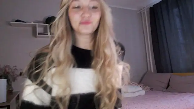 Snapshot of Milk_Bunny chatting on December 9, 2024, 11:47 am Milk Bunny online show from December 9, 2024, 11:47 am