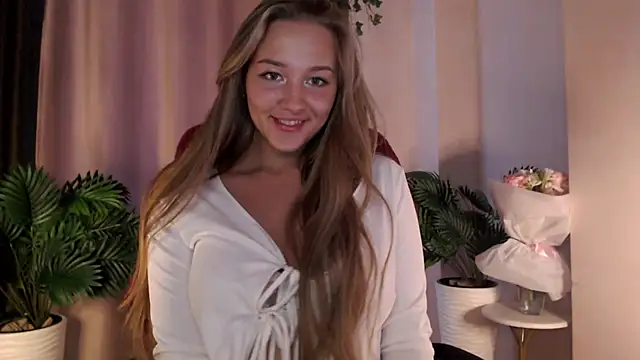 Snapshot of Milk_Bunny chatting on February 5, 2025, 8:54 am Milk Bunny online show from February 5, 2025, 8:54 am