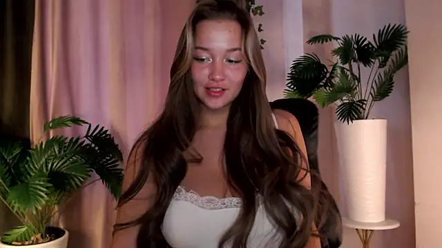 Snapshot of Milk_Bunny chatting on February 26, 2025, 9:42 am Milk Bunny online show from February 26, 2025, 9:42 am