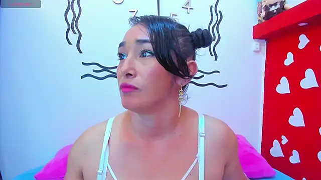 charlotte-11 online show from March 21, 2025, 2:29 pm