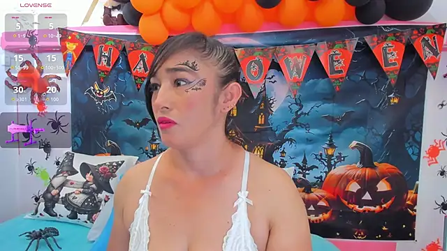 charlotte-11 online show from October 13, 2025, 3:12 pm