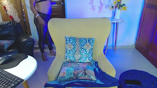 blackandwhite 2 online show from April 8, 2026, 3:12 pm