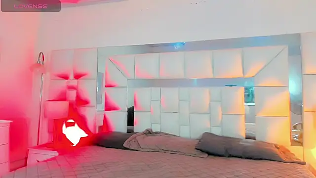 Victoria Kastelo online show from April 18, 2026, 8:53 pm