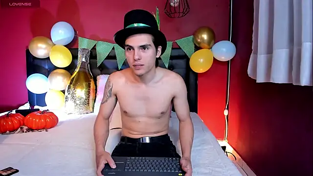  Tattoo Couple online show from September 26, 2025, 2:21 pm