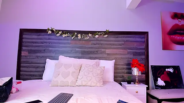 EmmaBakeer online show from February 13, 2025, 7:42 pm