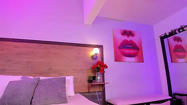 EmmaBakeer online show from November 12, 2025, 11:10 am