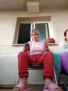 Snapshot of blondyruby chatting on February 17, 2026, 5:41 pm blondyruby online show from February 17, 2026, 5:41 pm