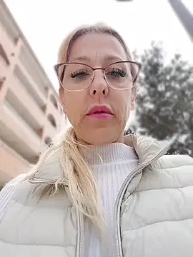 blondyruby online show from March 7, 2026, 12:24 pm