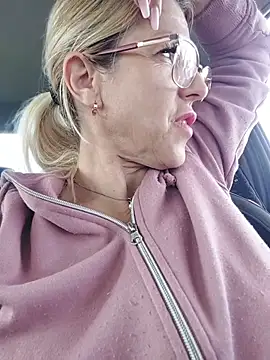 blondyruby online show from April 20, 2026, 12:19 pm