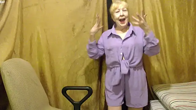  Estelitta 5 online show from November 16, 2025, 5:18 pm