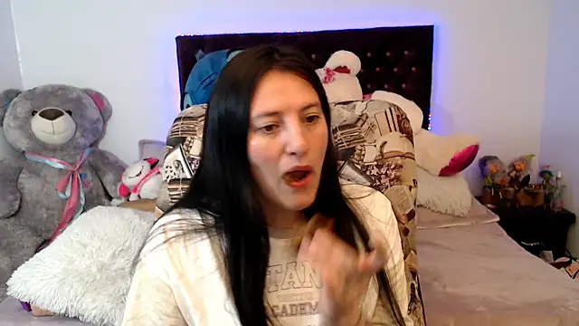 Lorenahot 06 online show from March 2, 2026, 7:10 pm