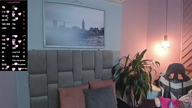 hottie mine  online show from January 24, 2025, 8:00 pm