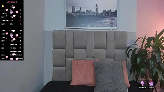 hottie mine  online show from January 25, 2025, 6:57 pm