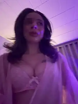Snapshot of greedybratt chatting on May 8, 2026, 3:45 am greedybratt online show from May 8, 2026, 3:45 am