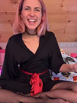 DanaeJustine online show from December 17, 2025, 11:00 pm