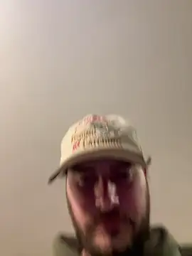 Snapshot of alexklarck chatting on April 16, 2026, 6:14 am alexklarck online show from April 16, 2026, 6:14 am