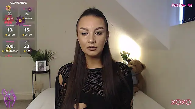 SecretSienna online show from March 16, 2025, 8:10 am