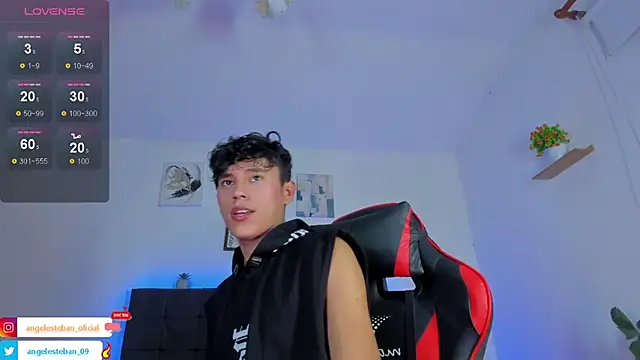 Snapshot of Angel_esteban_fx chatting on October 12, 2025, 3:38 am Angel esteban fx online show from October 12, 2025, 3:38 am