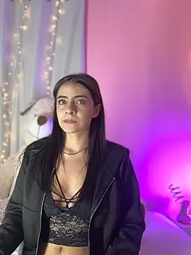 hannacruzsj online show from December 4, 2025, 4:44 am