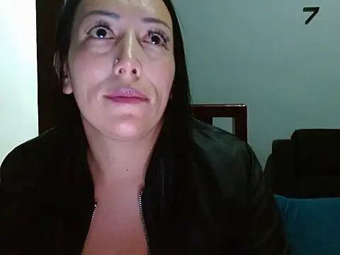 Laura martin  online show from January 31, 2025, 1:01 am