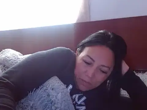 Laura martin  online show from February 15, 2025, 12:33 pm