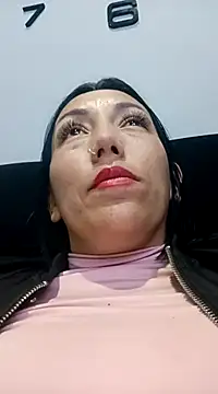 Laura martin  online show from March 8, 2025, 12:11 am