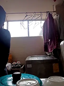 Laura martin  online show from March 17, 2026, 12:52 pm