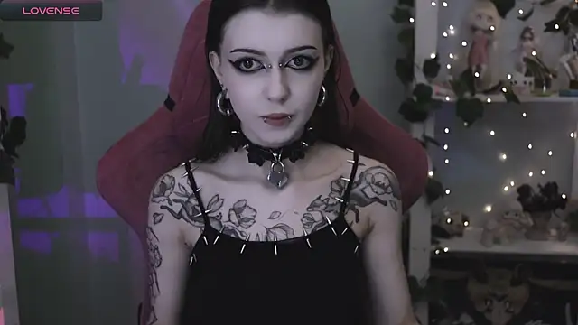 prettybones online show from June 19, 2026, 9:40 pm