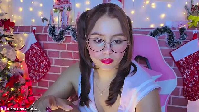 Juanelopez1 online show from December 5, 2025, 5:05 am