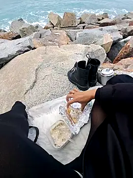 Snapshot of SexyErola27 chatting on February 23, 2025, 9:22 am SexyErola27 online show from February 23, 2025, 9:22 am