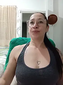 Snapshot of emilypoppy3 chatting on June 11, 2026, 1:05 am emilypoppy3 online show from June 11, 2026, 1:05 am