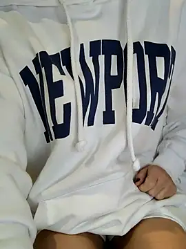 Melody87 online show from November 25, 2025, 8:20 pm