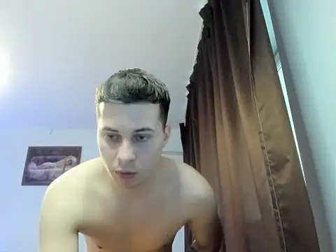 Snapshot of Dreamboy24 chatting on February 5, 2026, 1:27 pm Dreamboy24 online show from February 5, 2026, 1:27 pm