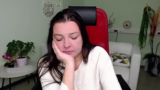 Lily flower7 online show from October 13, 2025, 5:40 am