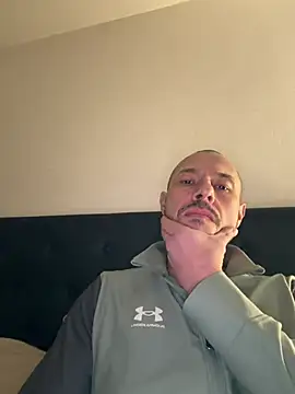 Guitccch online show from February 13, 2026, 1:12 am