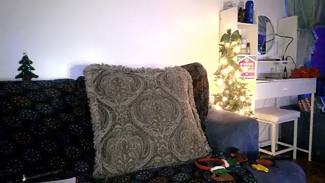 samone9 online show from December 21, 2025, 11:12 pm